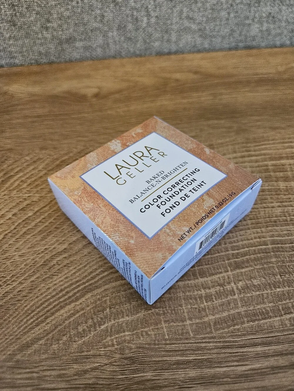 Laura Geller Baked Balance-N-Brighten Foundation - Light